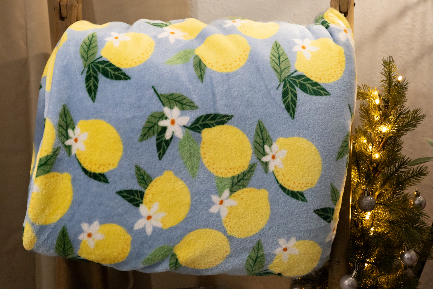 XXL Kuschelfleece Decke Zitronen Hellblau