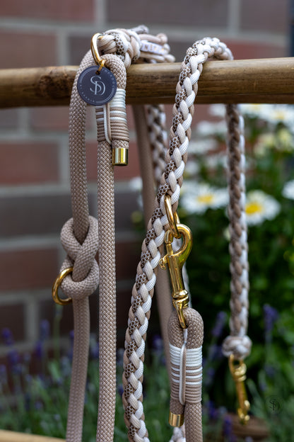 Hundeleine „Paracord Tau“ in Beige und Weiß