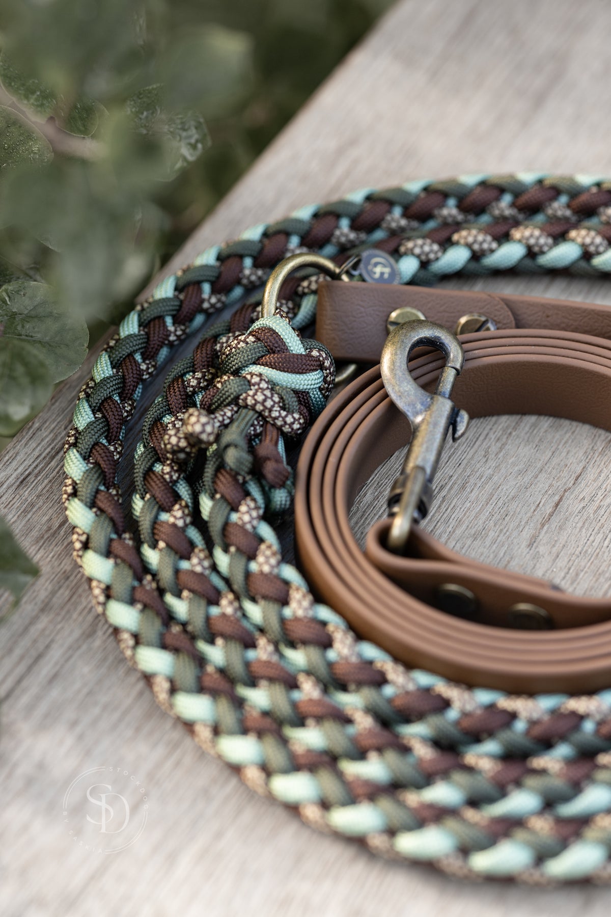 One Shoulder Leine London - Walnuss x Green