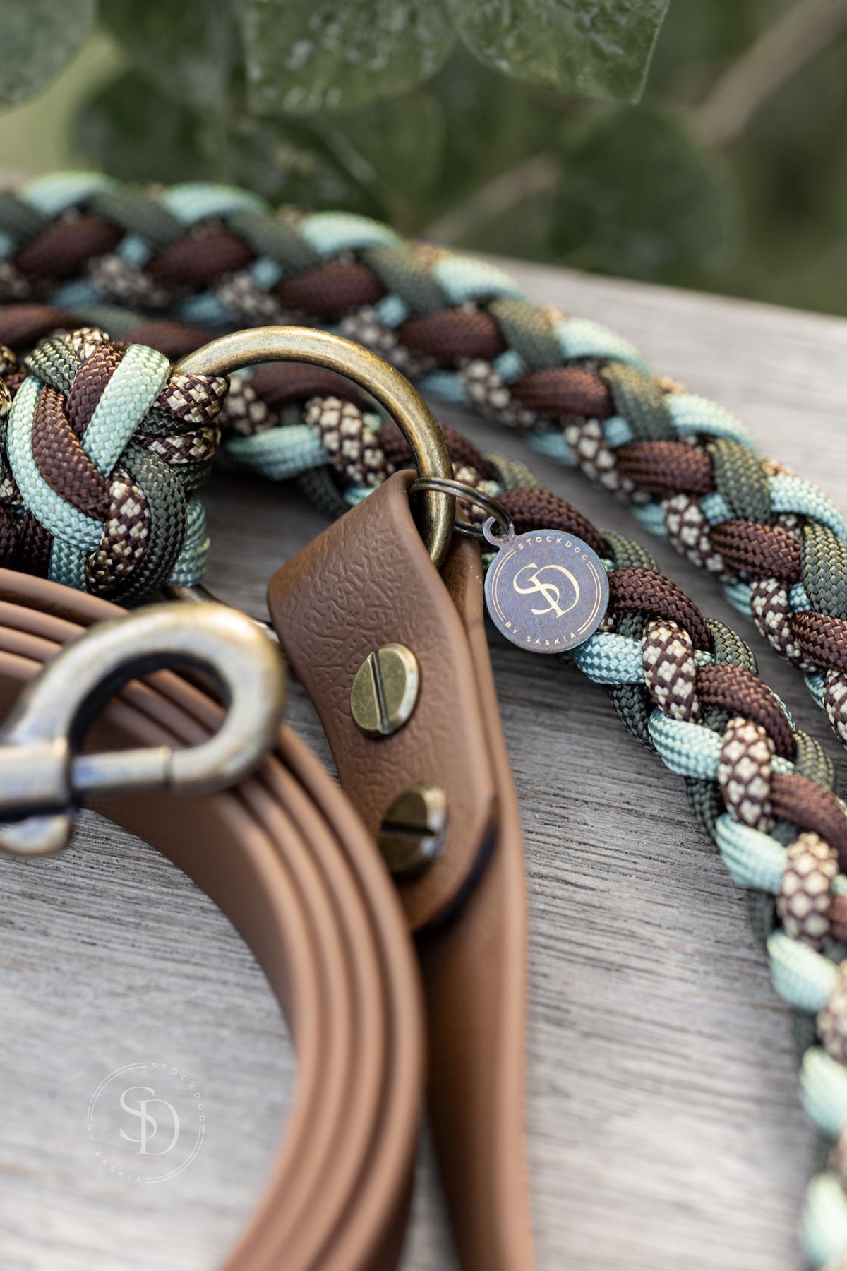 One Shoulder Leine London - Walnuss x Green
