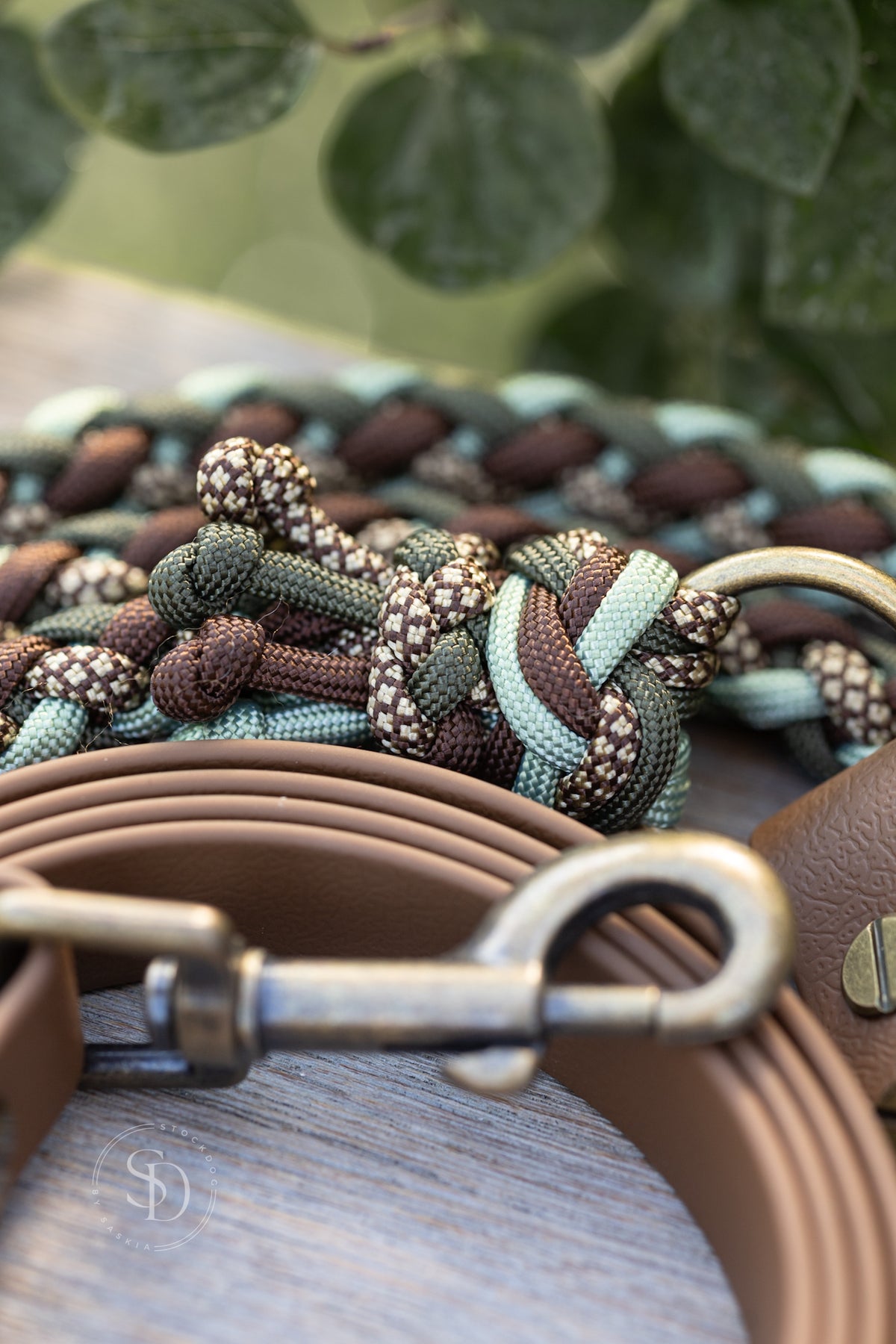 One Shoulder Leine London - Walnuss x Green